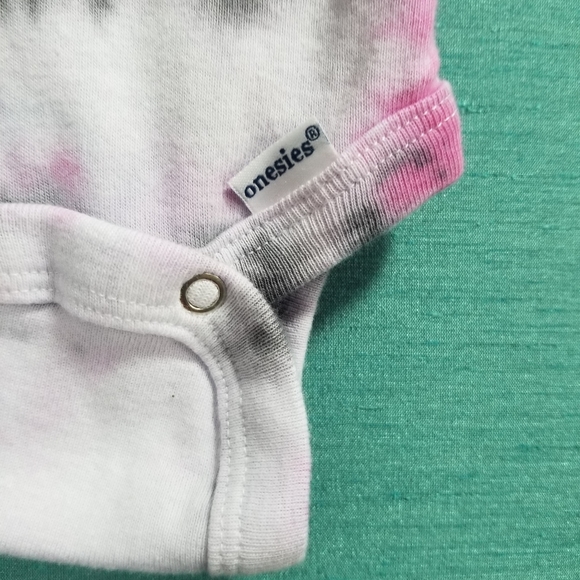 NB Tie-Dyed Gerber Onesies (Hand Dyed) - Picture 4 of 8